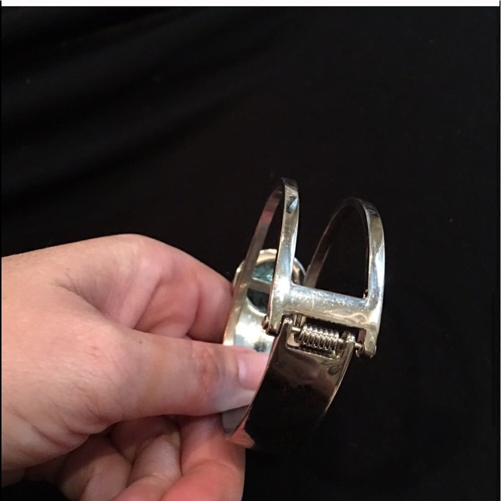 KENNETH COLE Silver & Blue Bracelet! - Picture 5 of 16